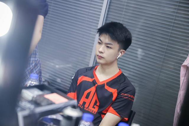 TyLoo 因为在美国大使馆的签证面试而退出了 MESA Nomadic Masters Spring 2025
