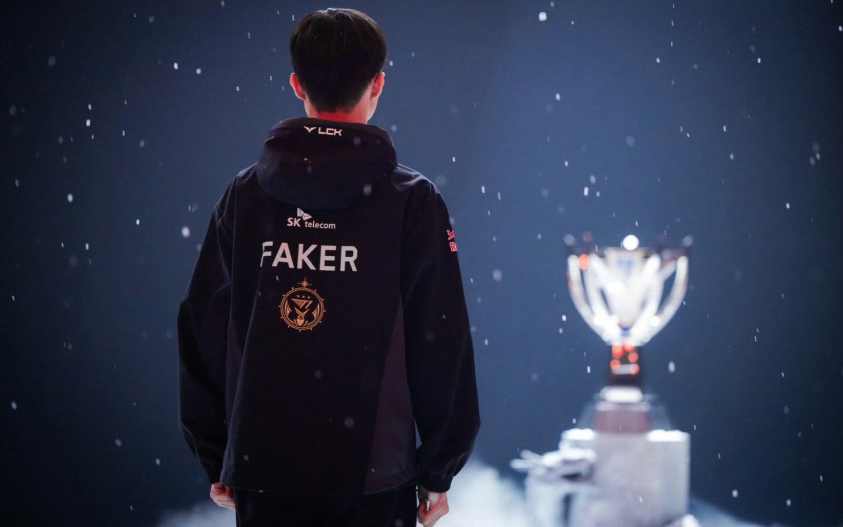 与 Cloud9 的Major冠军；退役于职业游戏