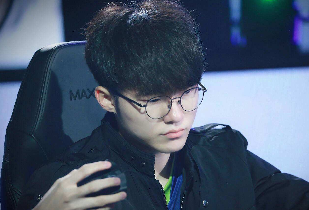 CS粉丝： Falcons 在他们的阵容上花费超过2100万美元，但在Major比赛中尚未赢得一场季后赛比赛