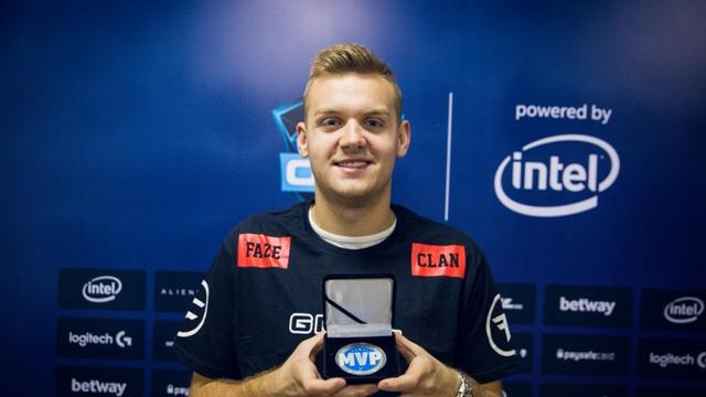 精准Poke！Mole绝活佐伊催眠如老师点名 Baolan队击败M3队